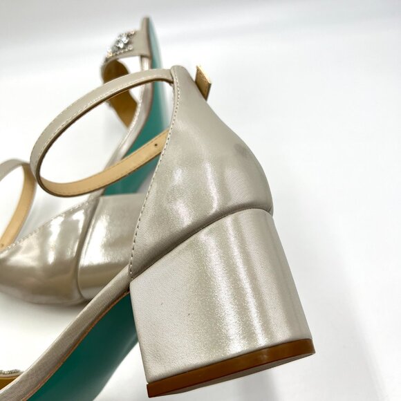 8W 8 WIDE WIDTH Betsey Johnson Mel Low Block Heels Jeweled Dress Sandals Shoes - Picture 8 of 13